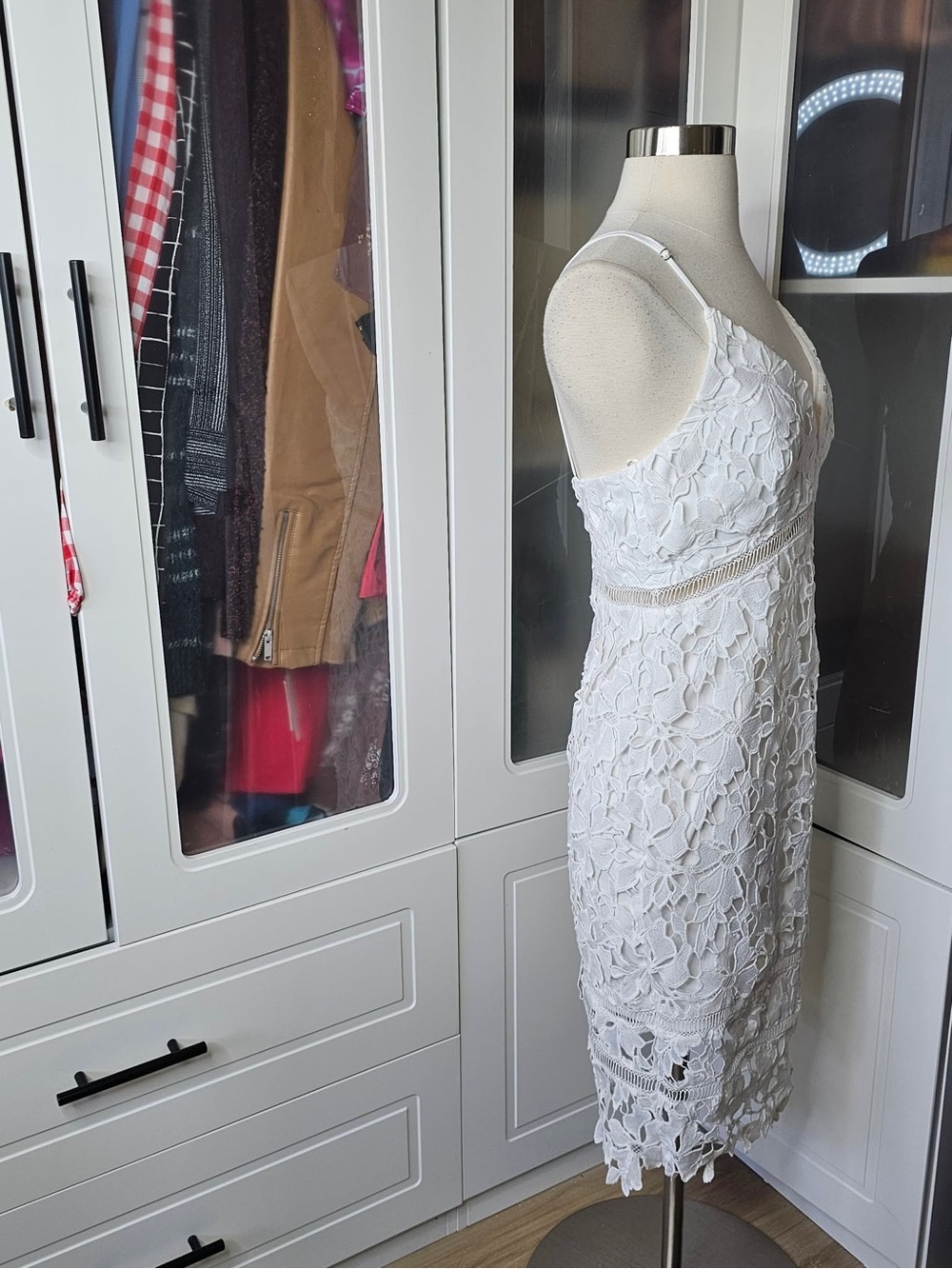 Astr White Lace Mini Dress with Floral Crochet - Picture 4 of 6